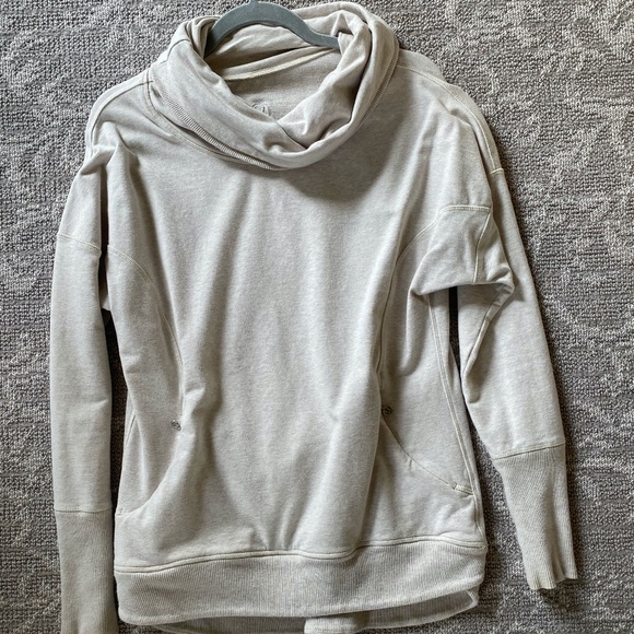 Lululemon Cowl Neck Cream Sweatshirt - Picture 1 of 2